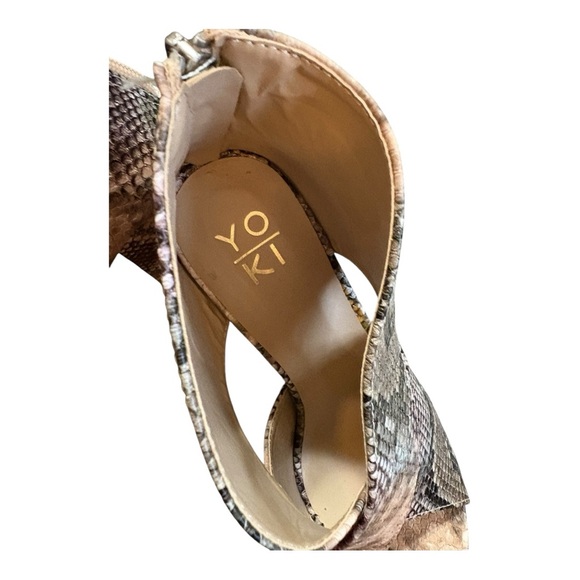 Stylish Faux Snakeskin Open-Toe Heels - Picture 8 of 10